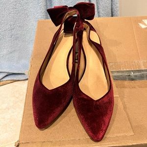 Velvet Kitten Heels w/bow detail
